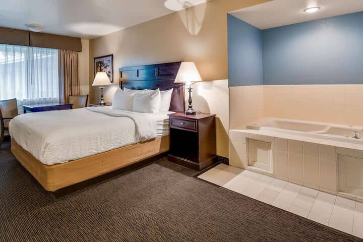 Room 10 of 35