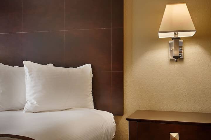 Room 4 of 35