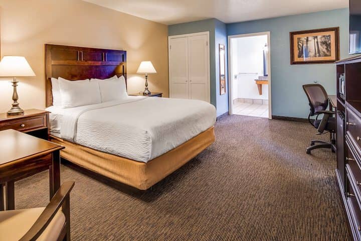 Room 17 of 35